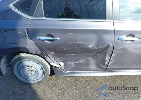 2014 Nissan Sentra Sr z USA, uszkodzony, nr VIN 3N1AB7AP6EL615796